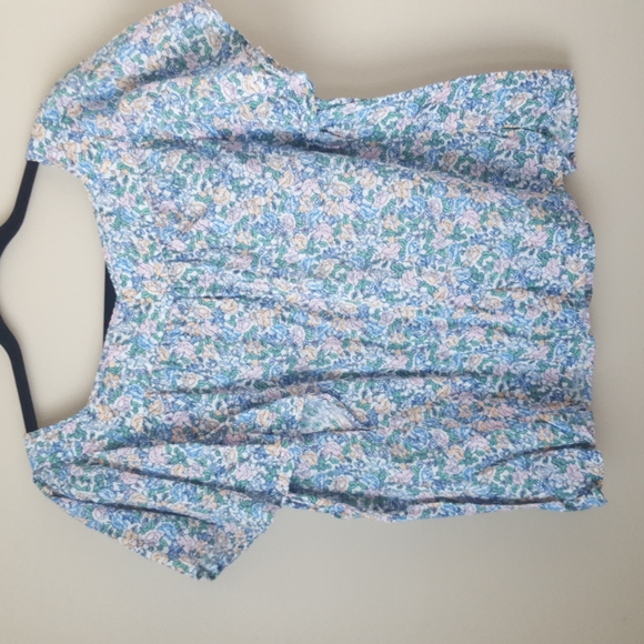 Old Navy Floral Flutter Sleeve Front Button Blouse, Size Medium - Picture 5 of 8